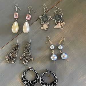 Bundle to save $$$. Set of 5 earrings